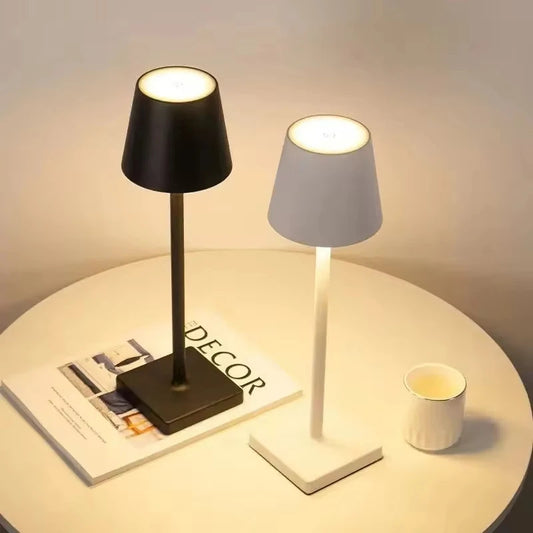 lampe led sans fil noir blanc table